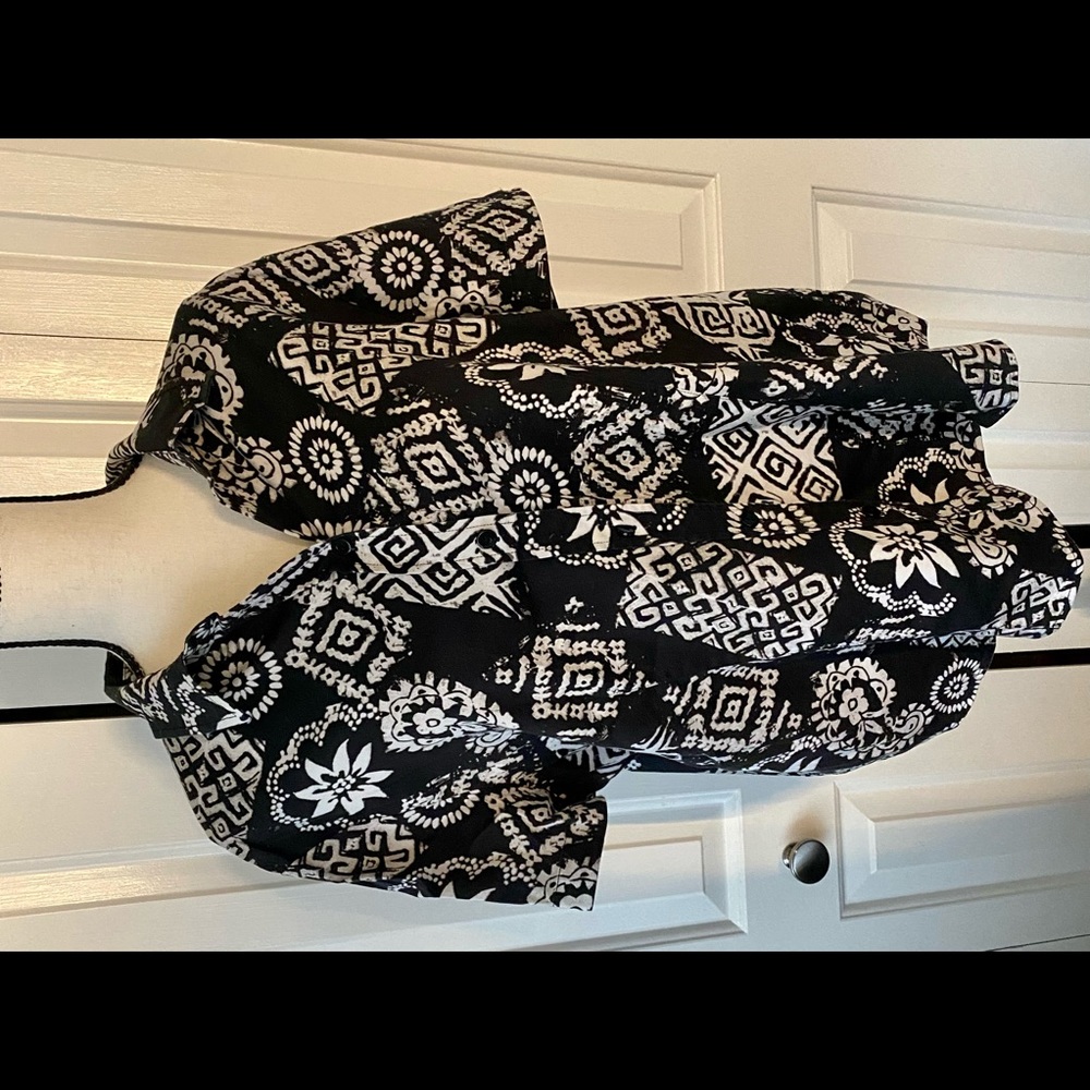 DESIGNED BY CHICO’S!!!!GREAT COND SHORTSLEEVED TOP